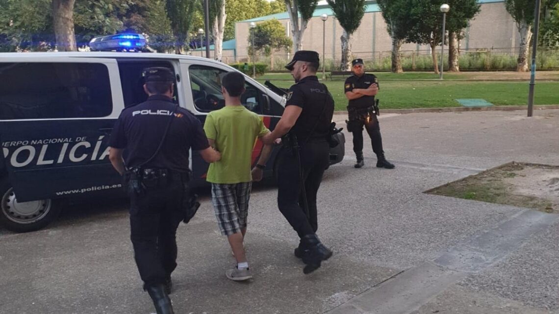 Multa por drogas. ¿Pueden cachear a un menor? {Actualizado 2021} 1 registro policial menores